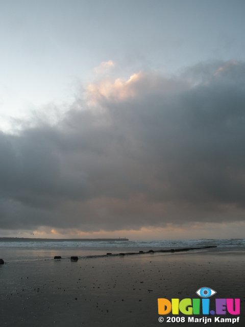 JT00120 Sunrise over Tramore beach (Brownstown head)